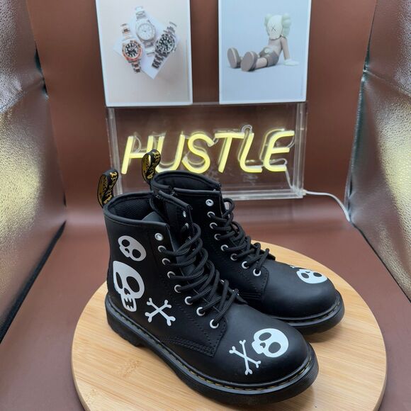 DR MARTENS KIDS 1460 SKULL & BONES LEATHER LACE UP BOOTS SZ 3Y